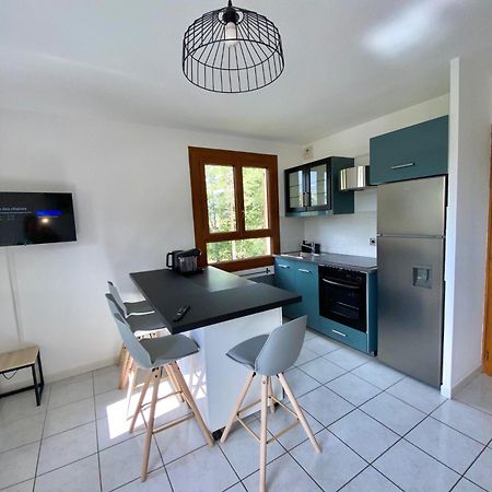 Appartement Situe A Cote Du Lac De Serre Poncon Saint-Sauveur  Exterior foto