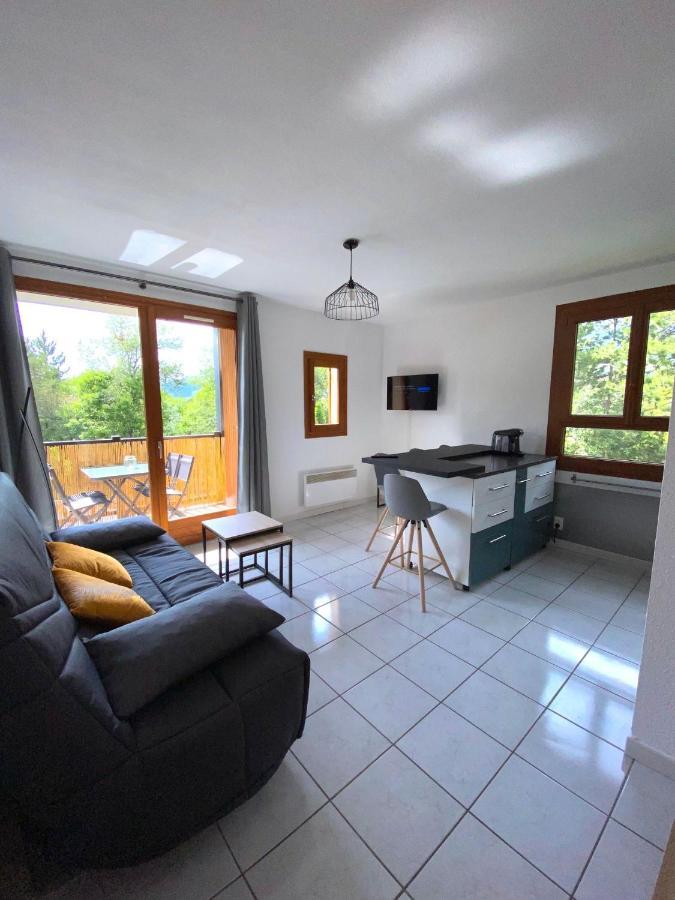 Appartement Situe A Cote Du Lac De Serre Poncon Saint-Sauveur  Exterior foto