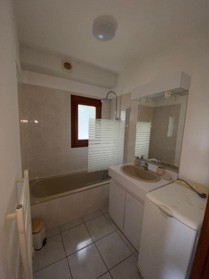 Appartement Situe A Cote Du Lac De Serre Poncon Saint-Sauveur  Exterior foto